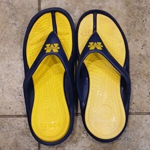 Crocs University of Michigan Wolverines men’s flip-flops size 8 Womens 10
